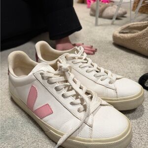 Veja Women's Cream and Pink Sneakers